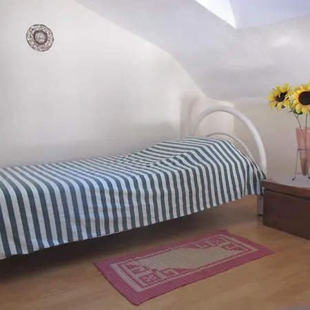 One ~ Fits Apartment *