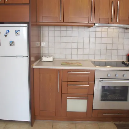 One ~ Fits Апартаменты Mouzaki