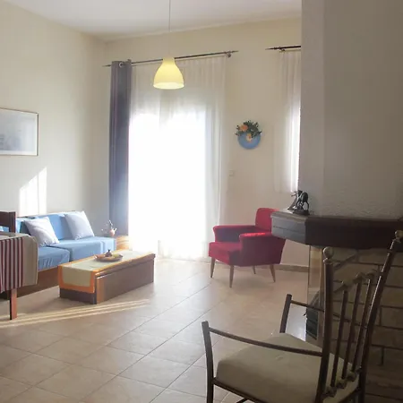 One ~ Fits Апартаменты Mouzaki