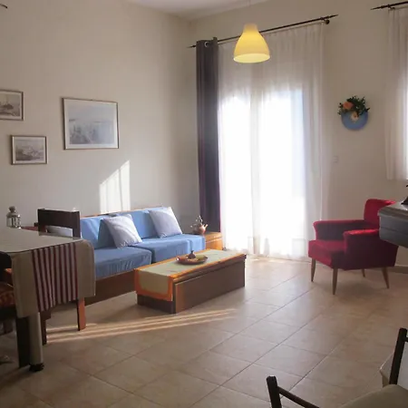 One ~ Fits Апартаменты *