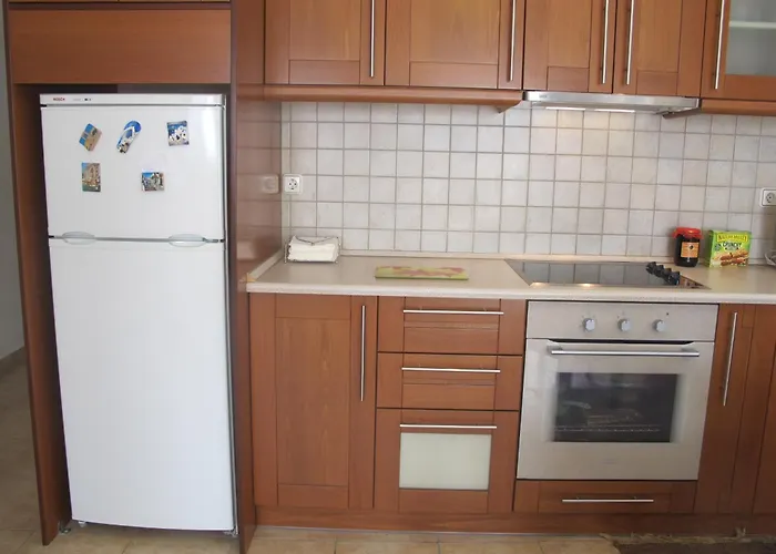 One ~ Fits Lägenhet Mouzaki